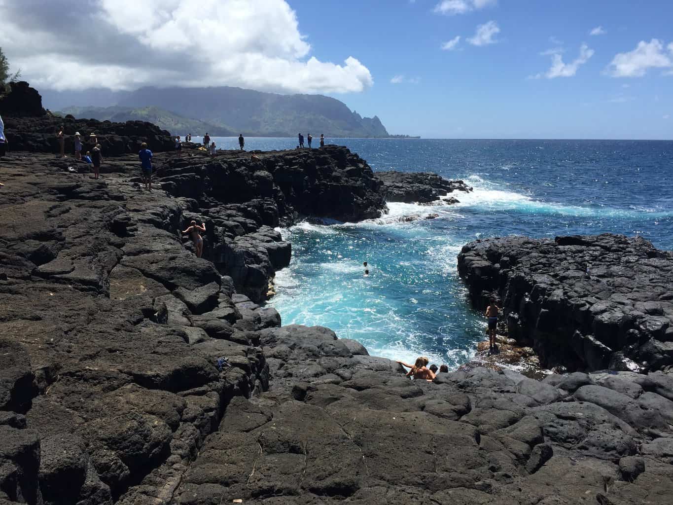 Kauai Firefighters Airlift Injured Man From Queen’s Bath
